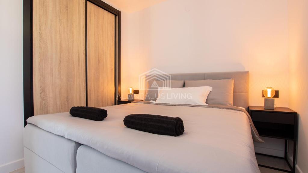 Contemporary loft style apartment with amazing sea views and with direct access to the beach from the community - 4