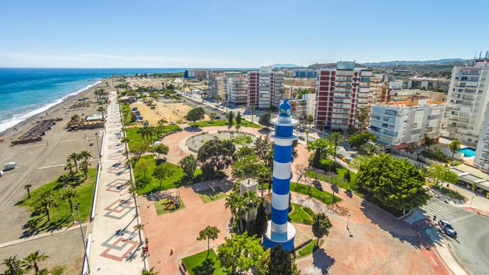 Luxury 190m2 Amplio apartamento moderno con terraza en la azotea de 50m2 junto a la playa, en el centro de Torre del Mar, Málaga, Modern large apartment with 50m2 roof terrace by the beach, right in the center of Torre del Mar, Malaga - 1