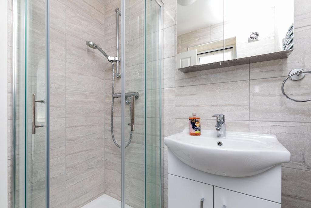 Findon Suite photo