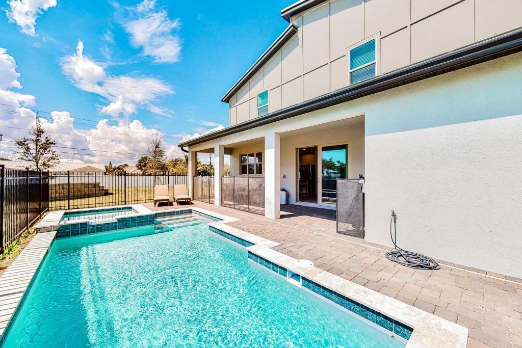 Pineapple Paradise, Melbourne Beach