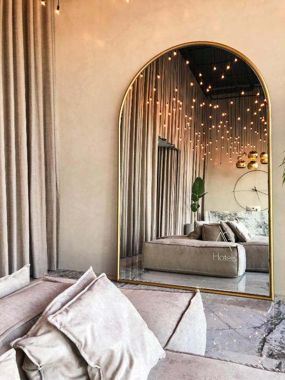 フロント・ロビー