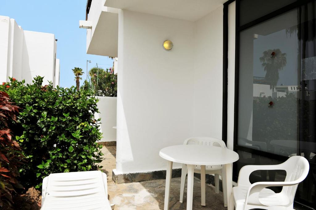 Paraiso del Sol y Paradero — Hotel building in Playa de las Americas, Canary Islands