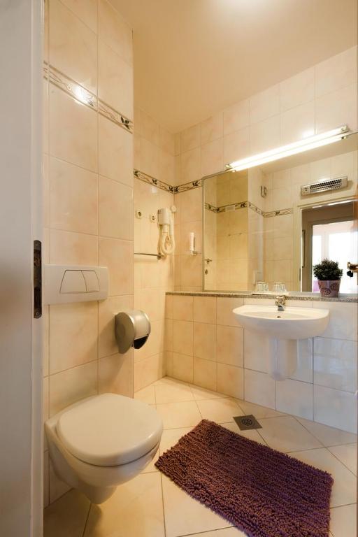 Apartel Park Osejava — Hotel rooms in Makarska, Split-Dalmatia