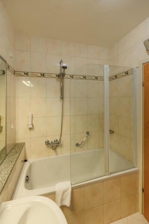 Apartel Park Osejava — Hotel rooms in Makarska, Split-Dalmatia