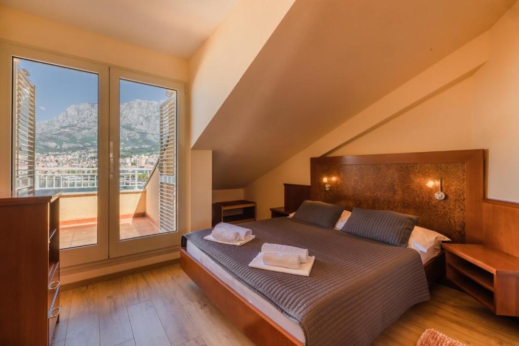 Apartel Park Osejava — Hotel rooms in Makarska, Split-Dalmatia