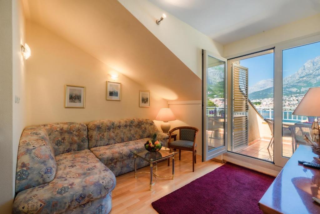 Apartel Park Osejava — Hotel rooms in Makarska, Split-Dalmatia