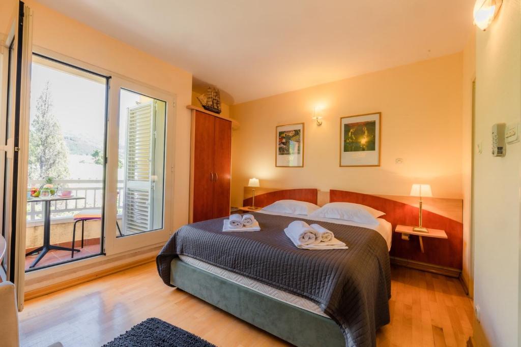 Apartel Park Osejava — Hotel rooms in Makarska, Split-Dalmatia