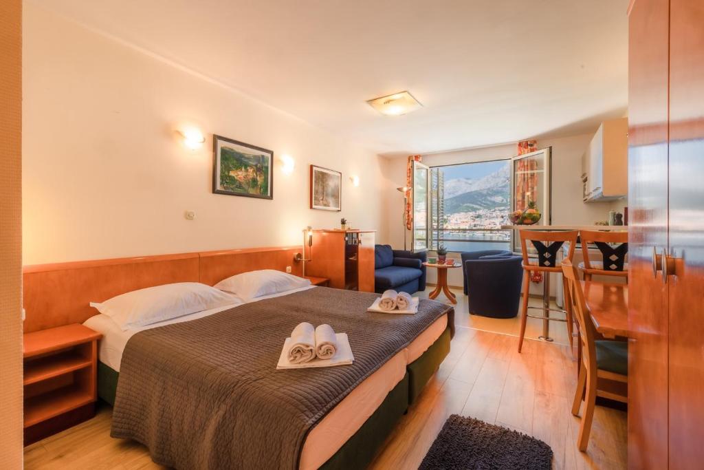 Apartel Park Osejava — Hotel rooms in Makarska, Split-Dalmatia