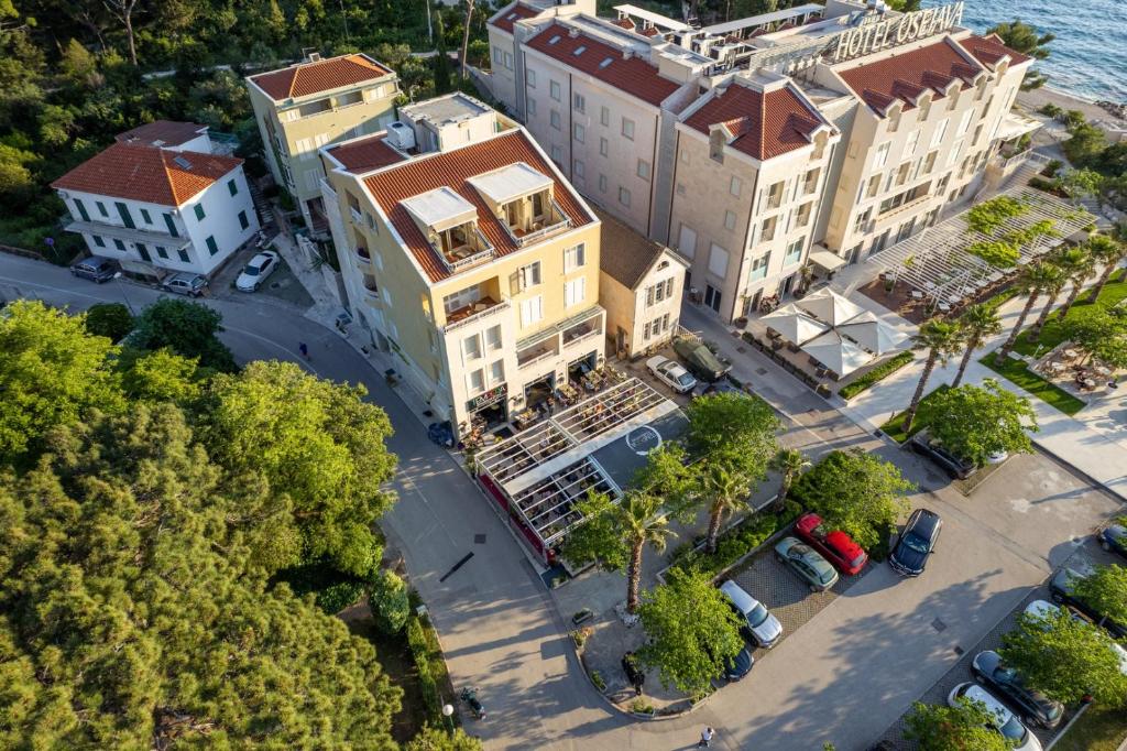 Apartel Park Osejava — Hotel building in Makarska, Split-Dalmatia
