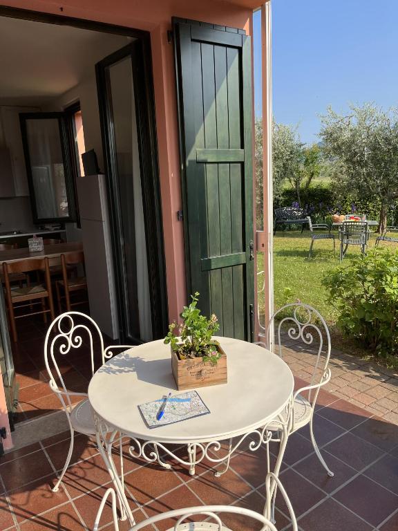 La Romantica Pool and Garden House - 4