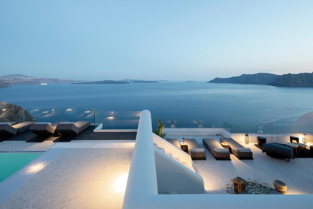 Hom Santorini photo