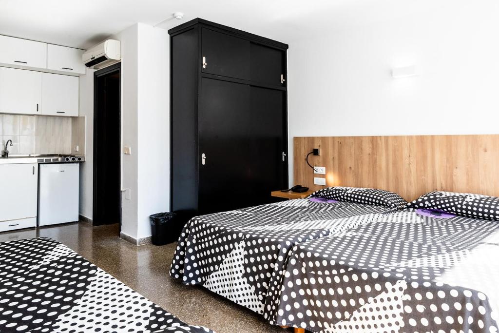 Ibiza Rocks Hotel - Adults Only — Hotel rooms in San Antonio, Balearic Islands
