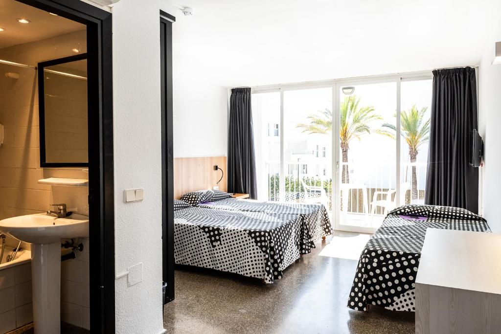 Ibiza Rocks Hotel - Adults Only — Hotel rooms in San Antonio, Balearic Islands