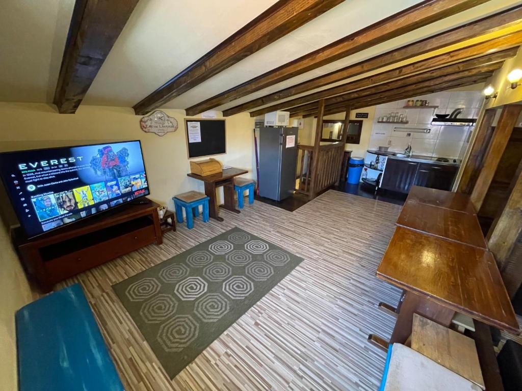 Shared lounge/TV area