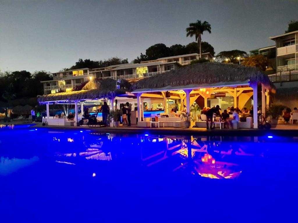 Studio Les Flamboyants, Le Diamant