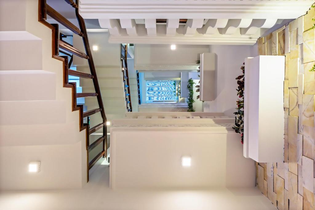 多莉酒店 (Dory Hotel)