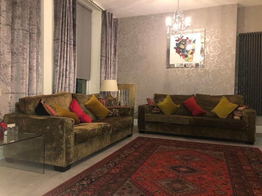 Shared lounge/TV area, City B and B in Liverpool
