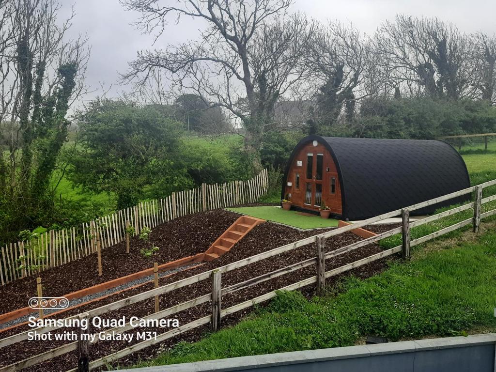 Ivy hill Glamping Pod, Ennis