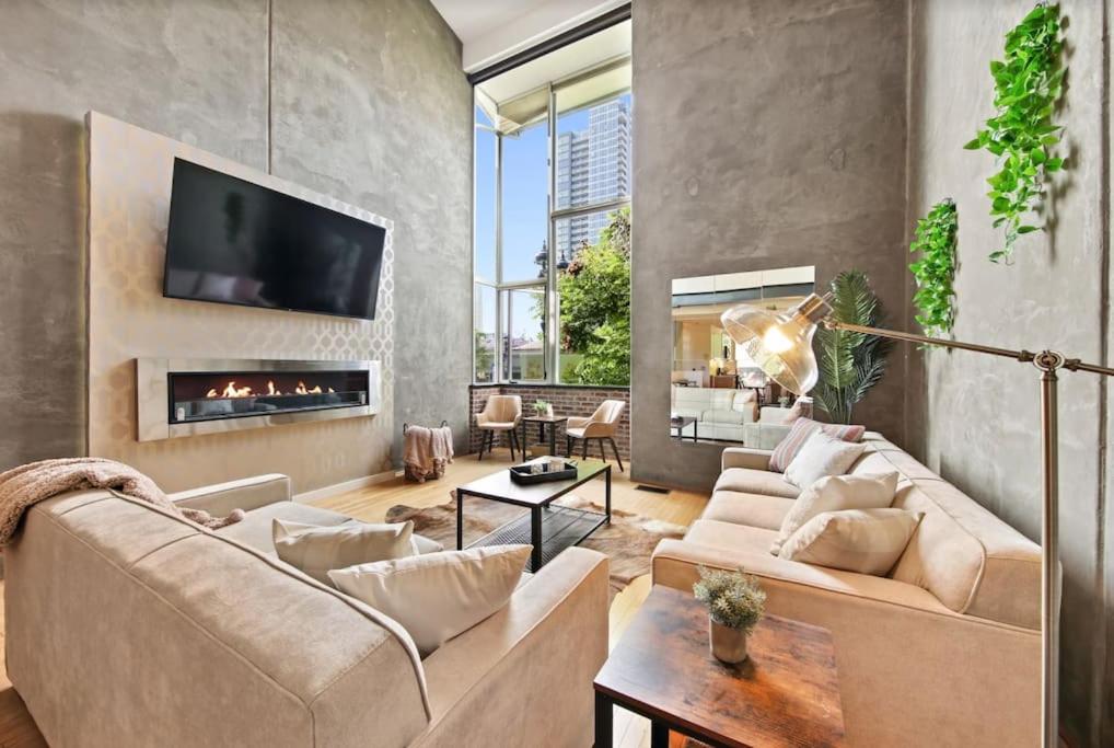New York Style Penthouse in the heart of the city, San Diego