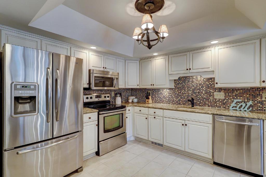 2 BR King Queen and Twin with Foldout Bikes & Beach Gear included, Hilton Head Island