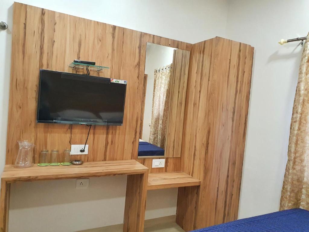 Stay Court - Business Class Hotel - Near Central Railway Station photo