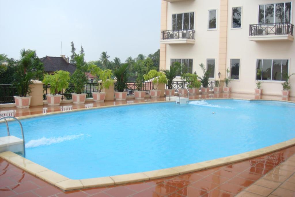 Swimming pool, Stung Sangke Hotel in Battambang