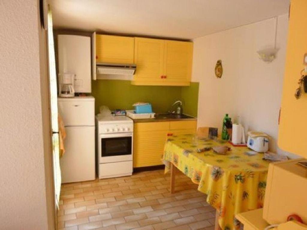 VILLA MITOYENNE DANS UNE RESIDENCE CALME AVEC PISCINE PARKING - FR-1-607-33 - 1