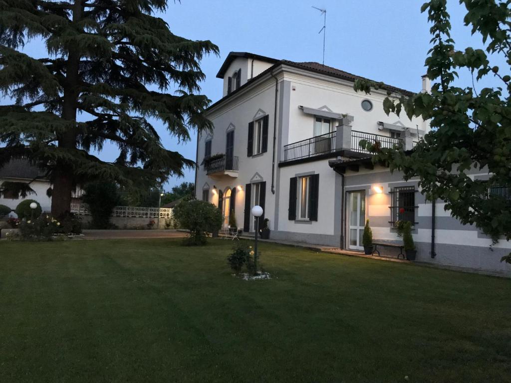 VILLA PRESTIGIO Bed and Breakfast — Hotel in Novi Ligure