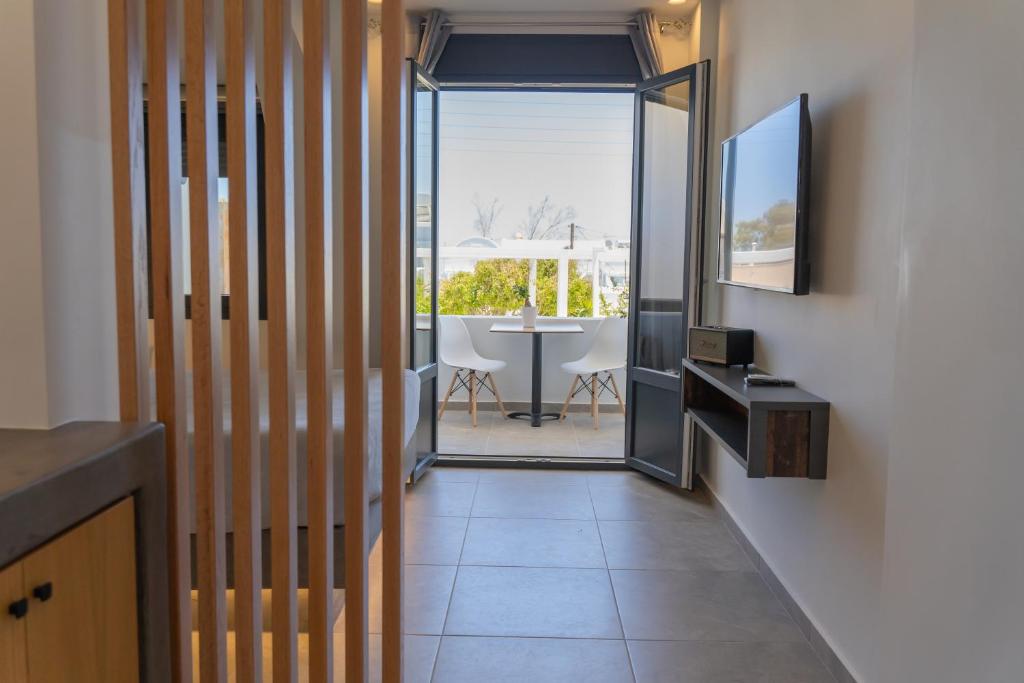 George & Joanna Suites Santorini photo
