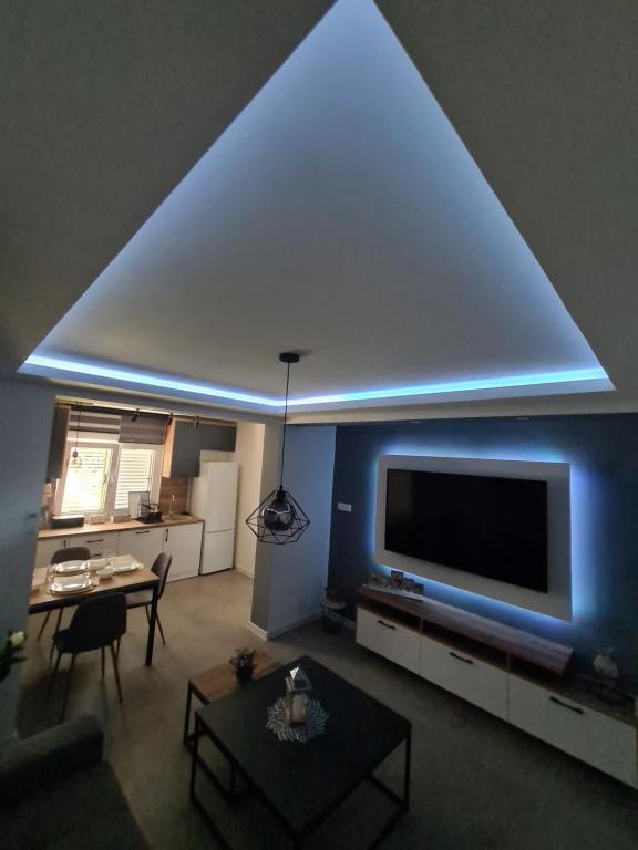 Apartment Nikcevic — Hotel in Tivat