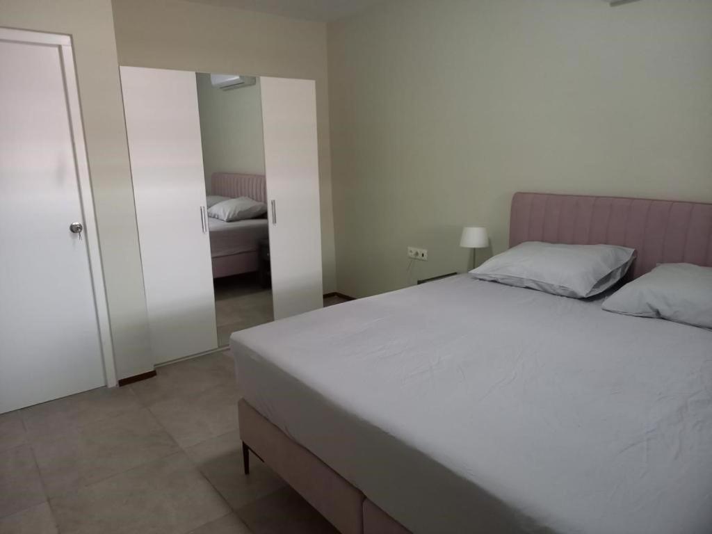 East Hill Villas photo
