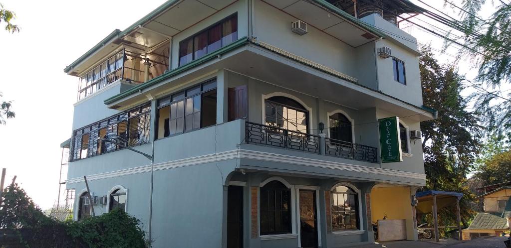 Divine Castle Travelers Inn photo
