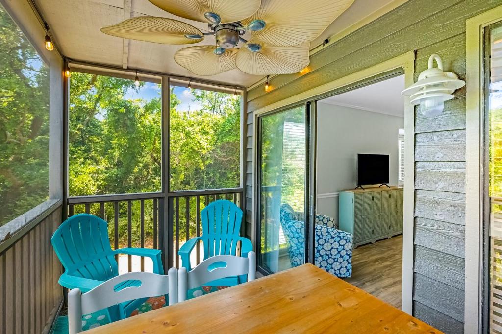 Island Beach & Racquet Club H115 photo