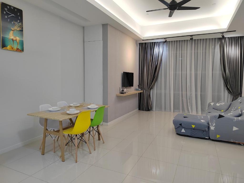 Executive 2-Bedroom Next to Paradigm Mall and New World Hotel photo
