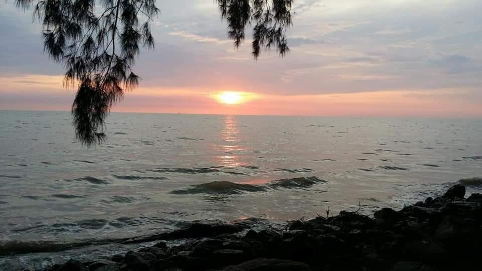 Beach View @ Morib Gold Coast photo