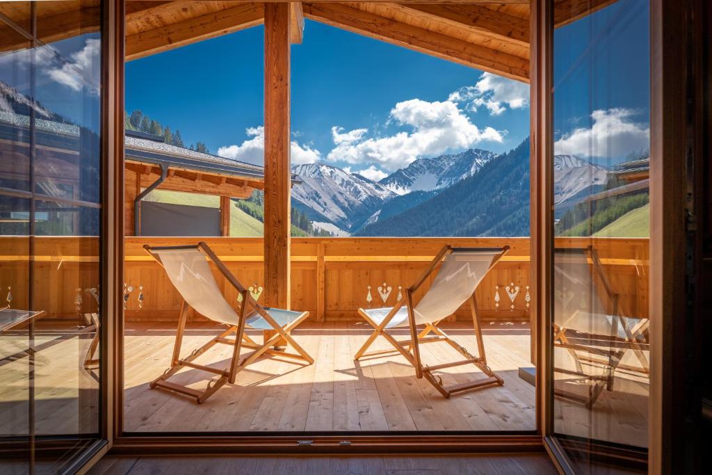 Mountain Chalet R photo