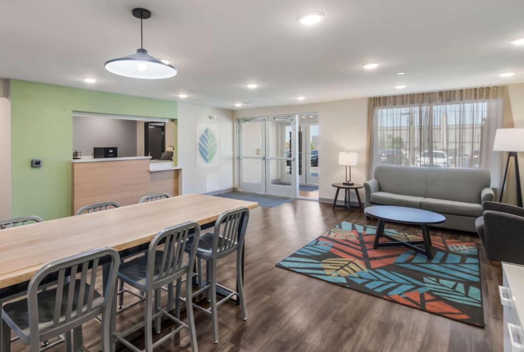 WoodSpring Suites Round Rock-Austin North photo