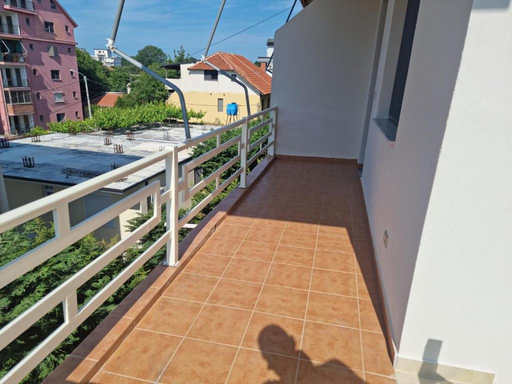 Roan Apartments photo