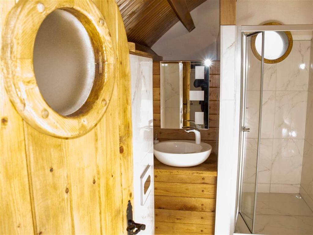 Mountain bungalows and a Hobbit House - Jazavcije Rupe photo
