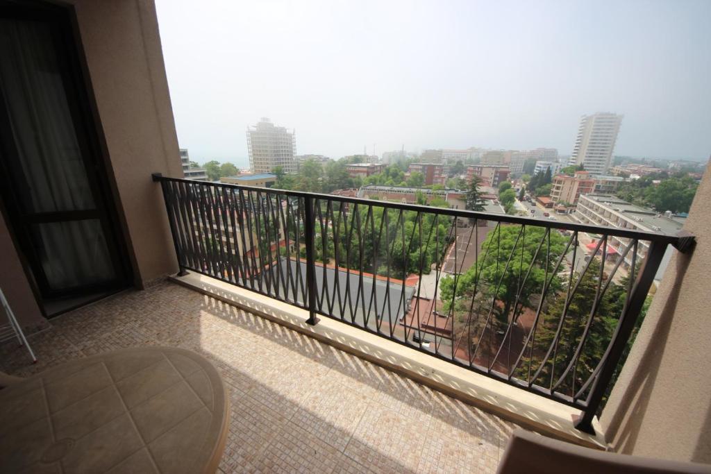 Menada Apartments in Royal Beach photo