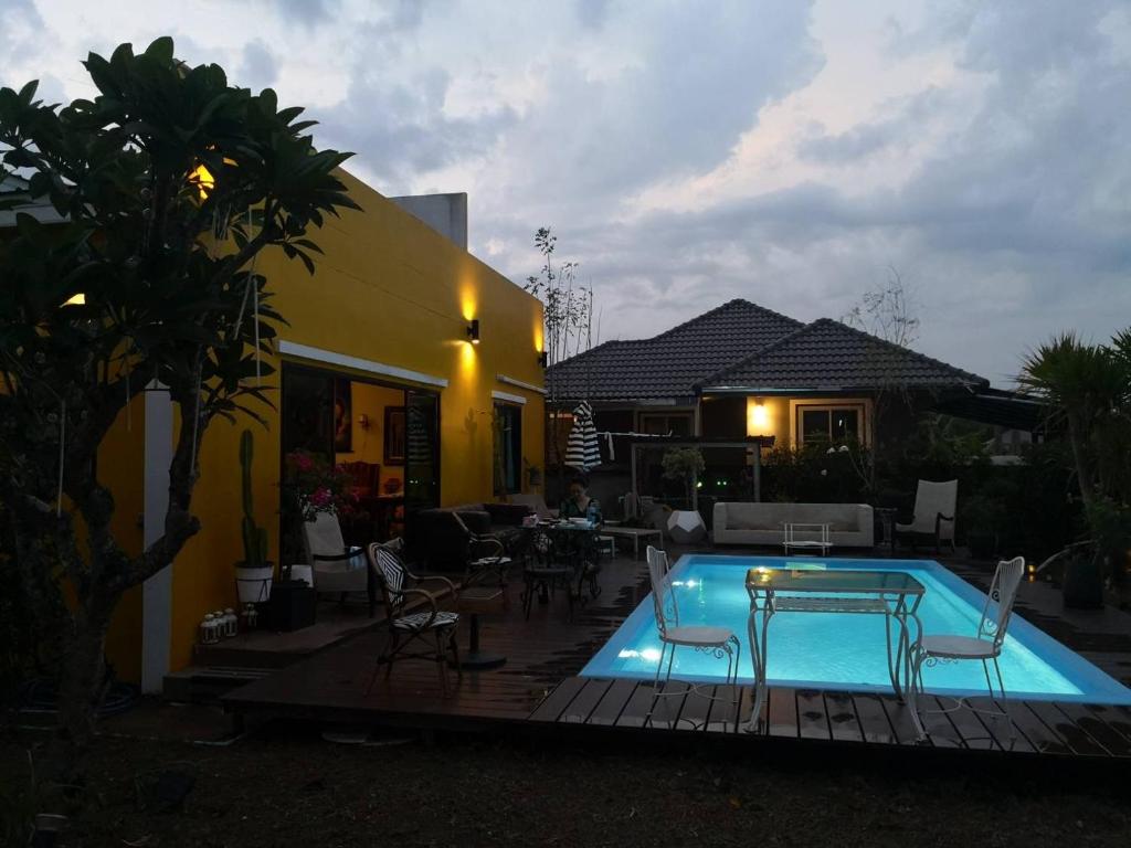 Colorful Pool Villa, Chiang Rai, Thailand photo