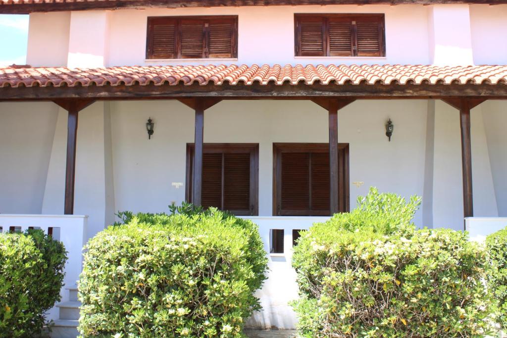 Candia House photo