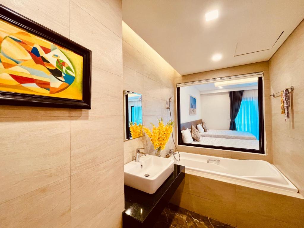 CONDOTEL CÓ BỒN TẮM  4 SEASONS APARTMENT photo