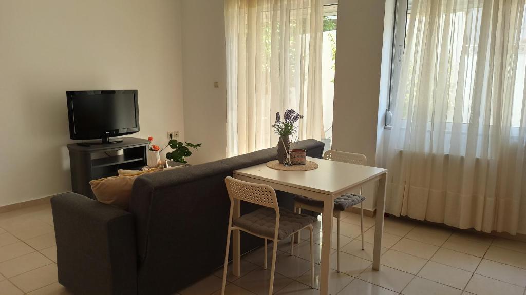 Cozy flat close to the Airport/Port and Center — Hotel in Crete Island