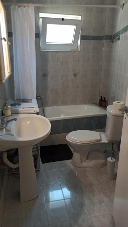 Cozy flat close to the Airport/Port and Center photo