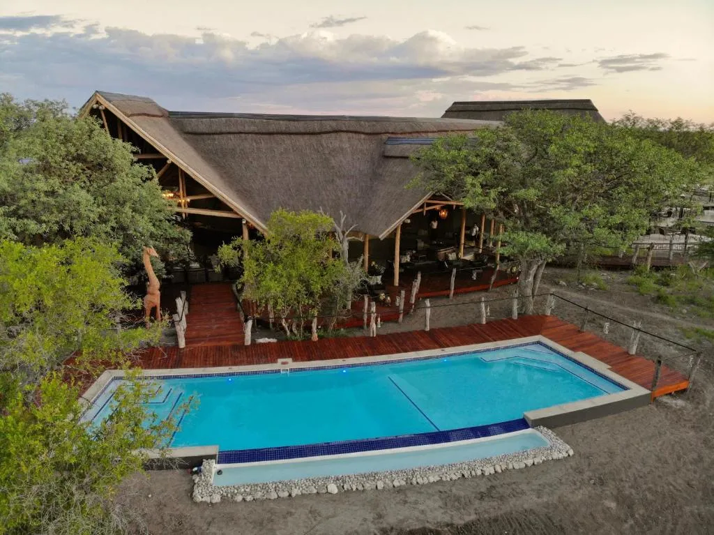 Etosha Oberland Lodge, hotel in Okaukuejo
