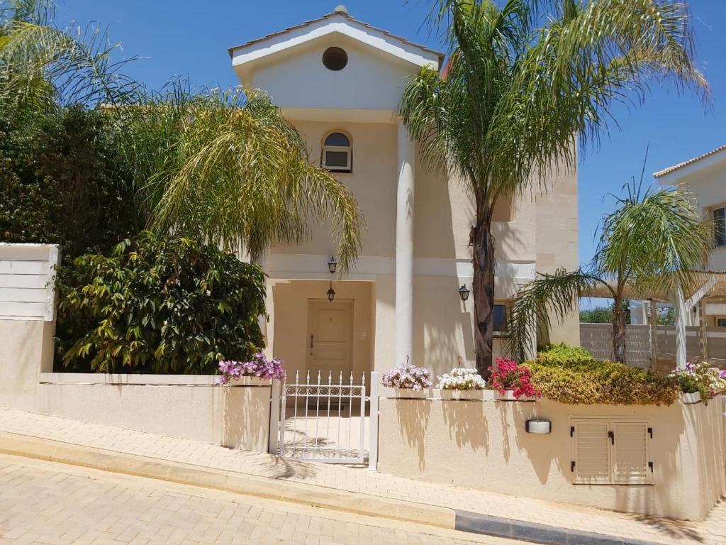 Anthorina Villa 1 — Hotel in Protaras