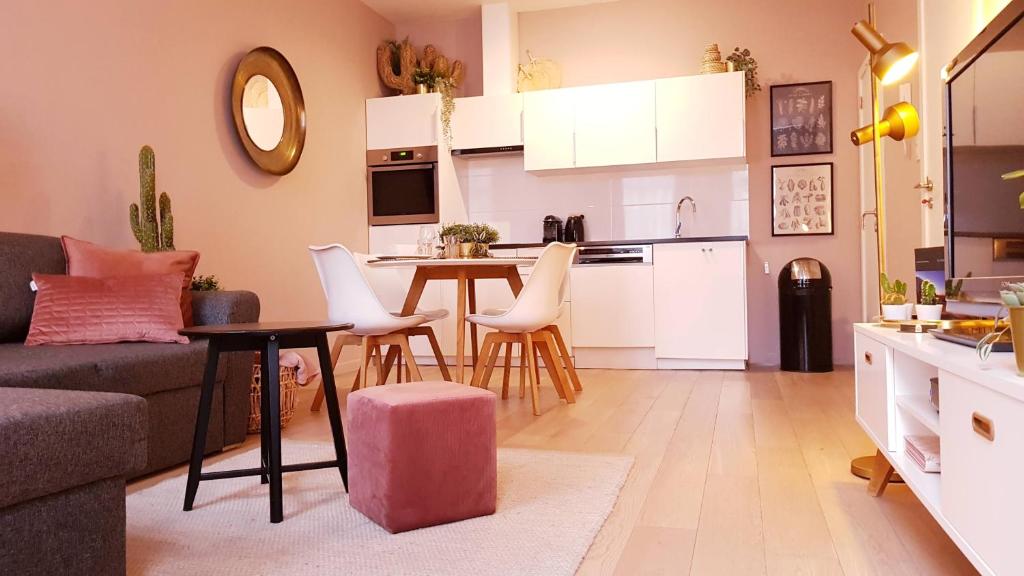 BnB Antwerpen - CHARMANT 8