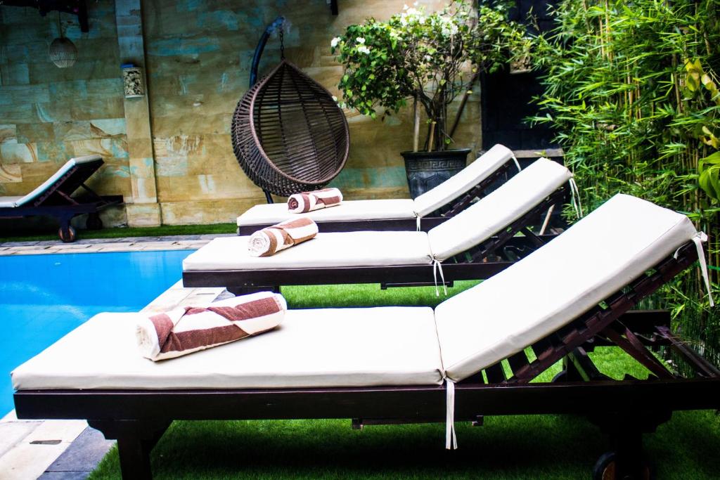 Bali 85 Beach Inn photo