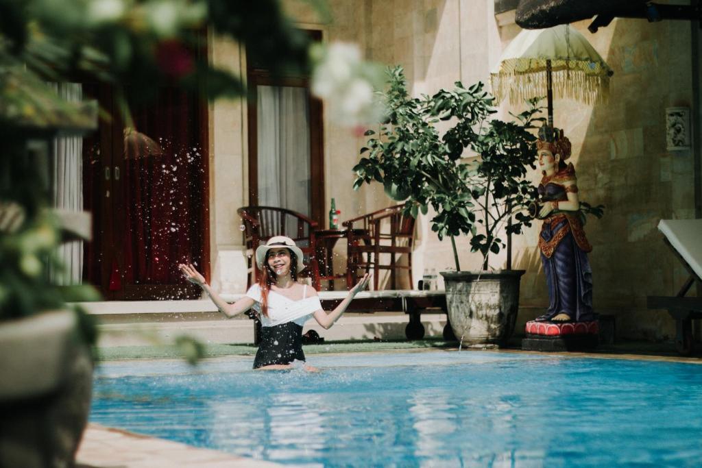 Bali 85 Beach Inn photo